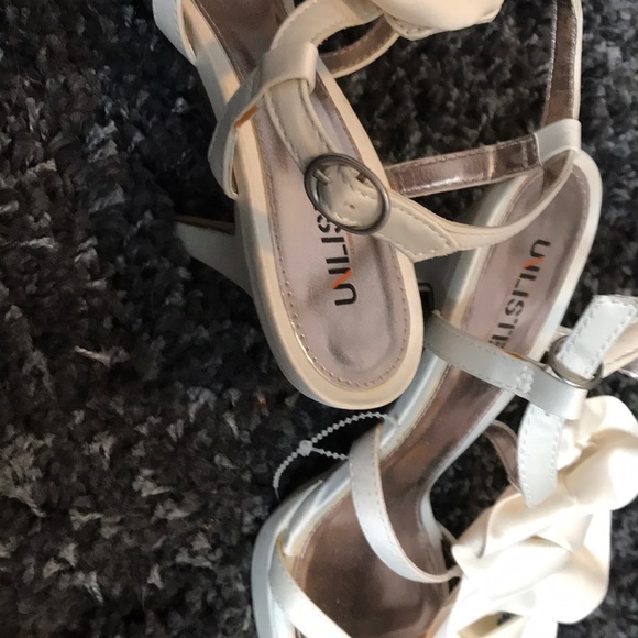 Shoes - Picture 2 of 6